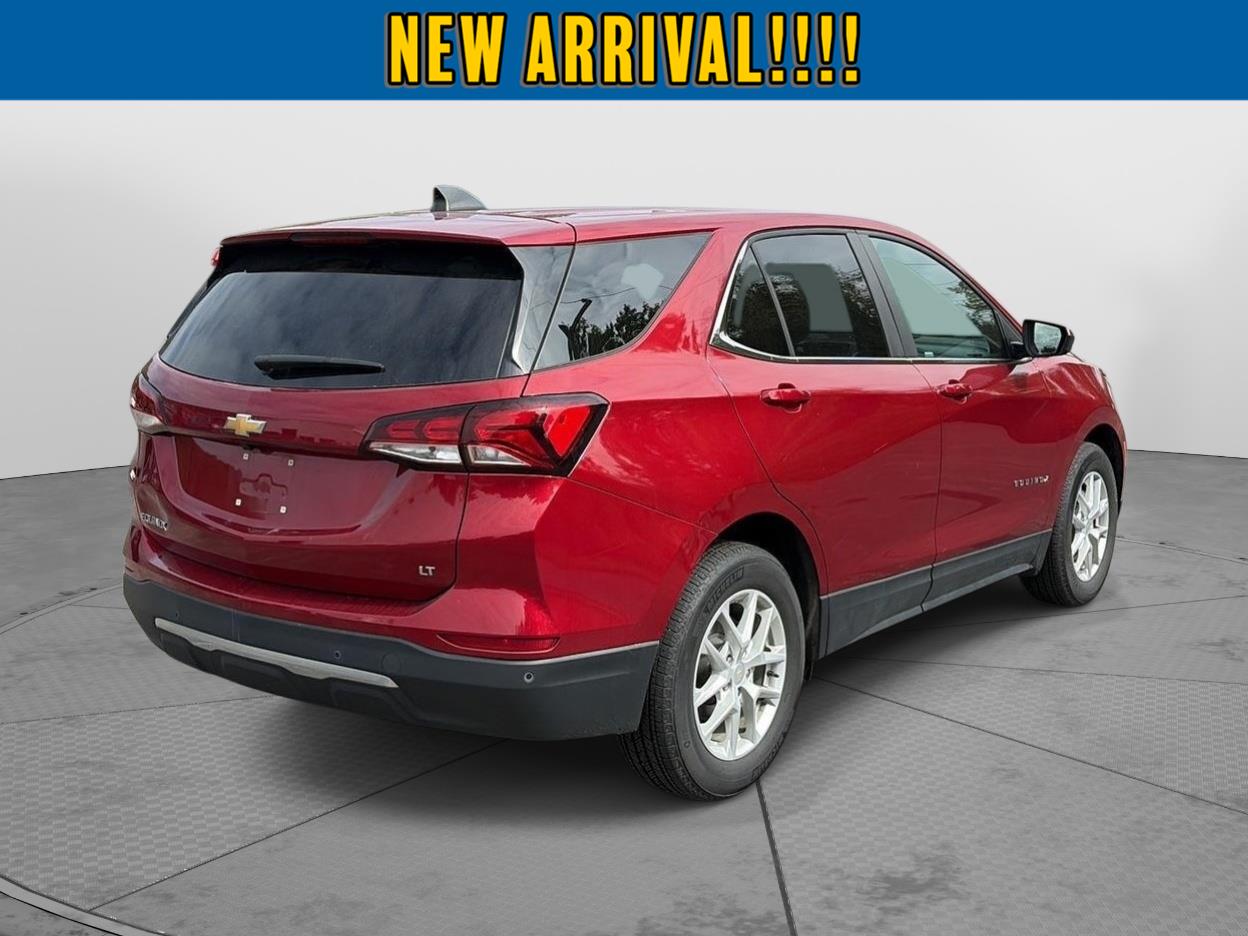 2024 Chevrolet Equinox photo 7 of 8