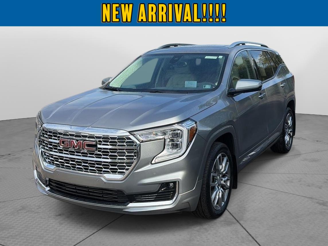 2023 GMC Terrain photo 2 of 31