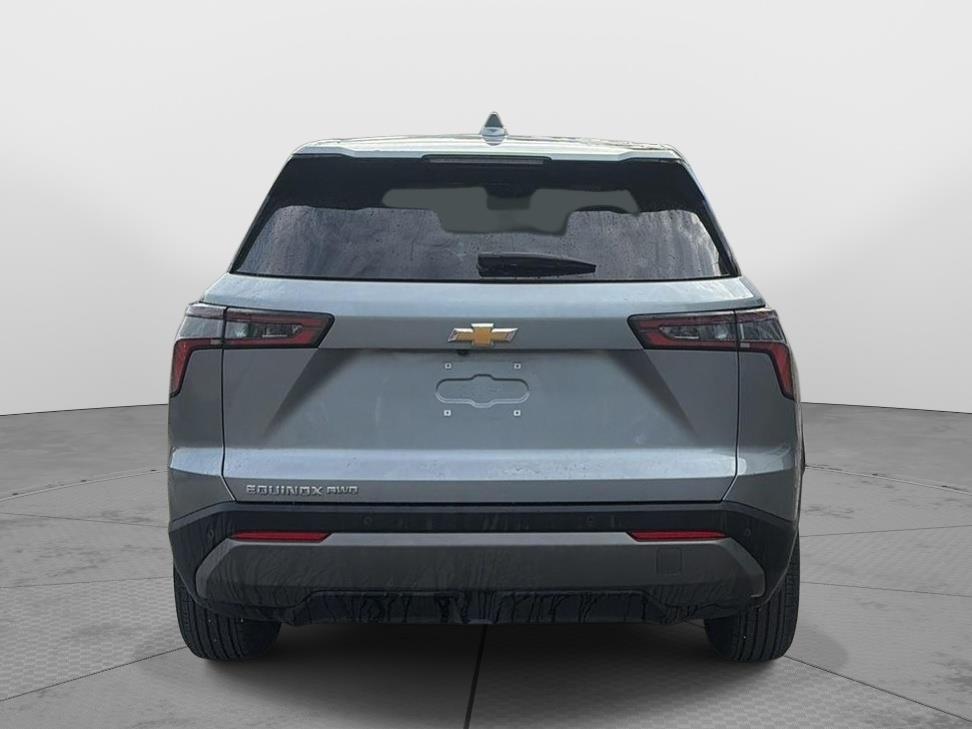 2026 Chevrolet Equinox photo 4 of 19