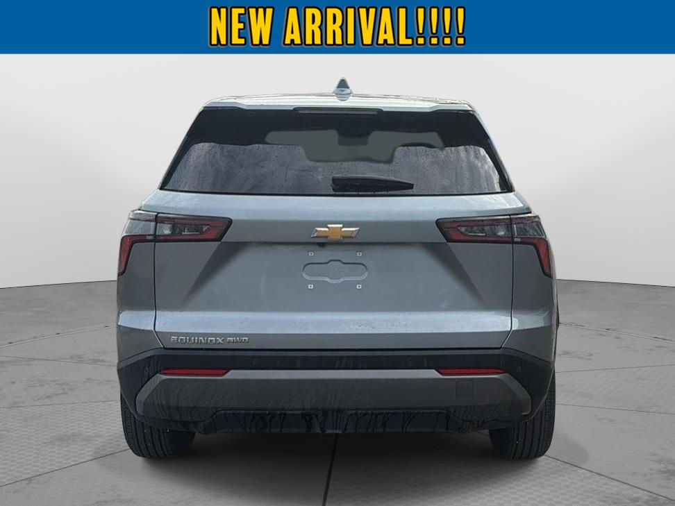 2026 Chevrolet Equinox photo 4 of 8