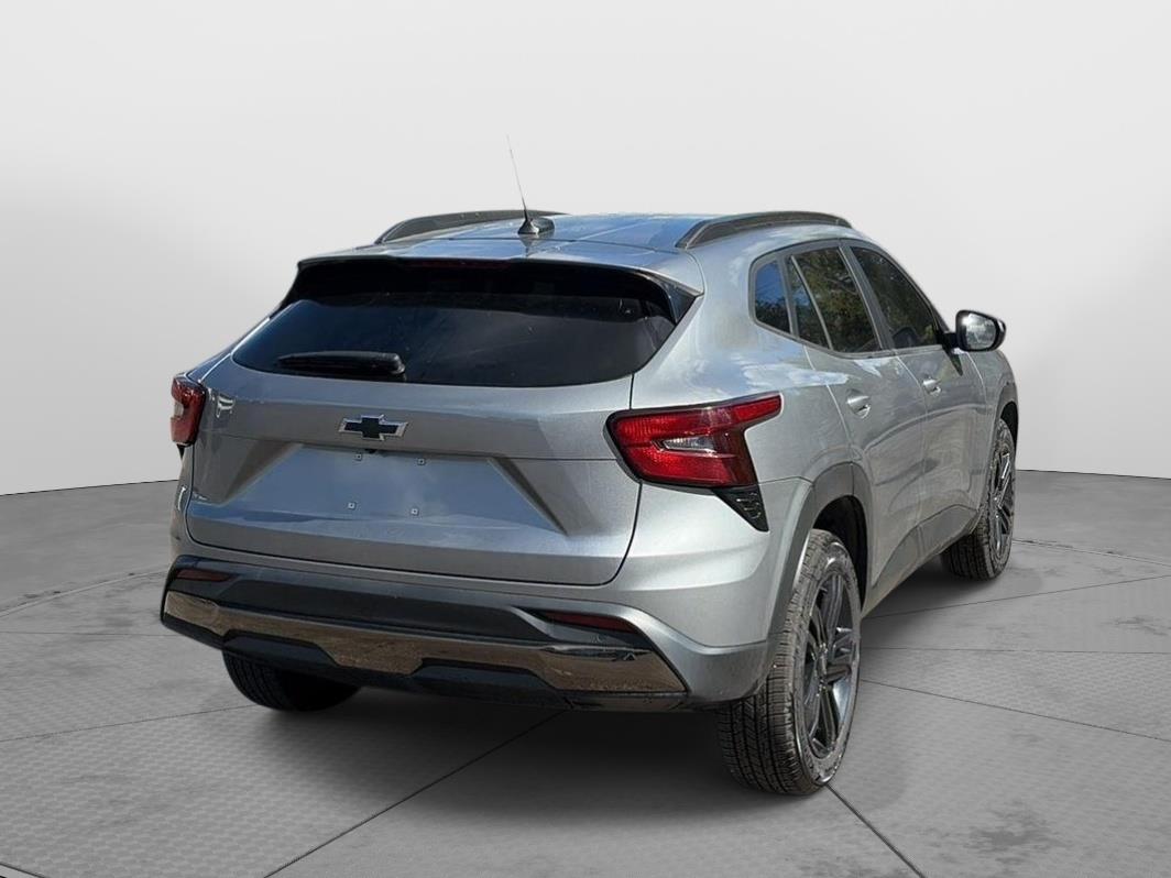 2025 Chevrolet Trax photo 3 of 23