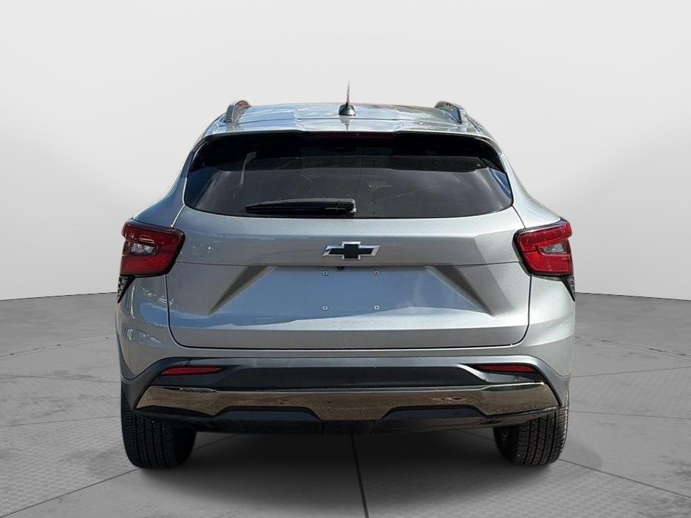 2025 Chevrolet Trax photo 4 of 23