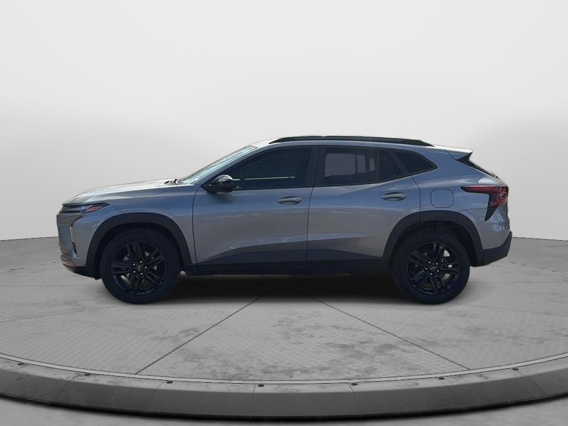 2025 Chevrolet Trax photo 6 of 23