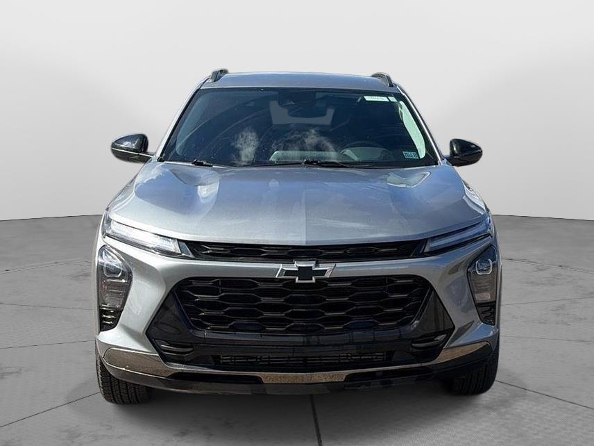 2025 Chevrolet Trax photo 8 of 23