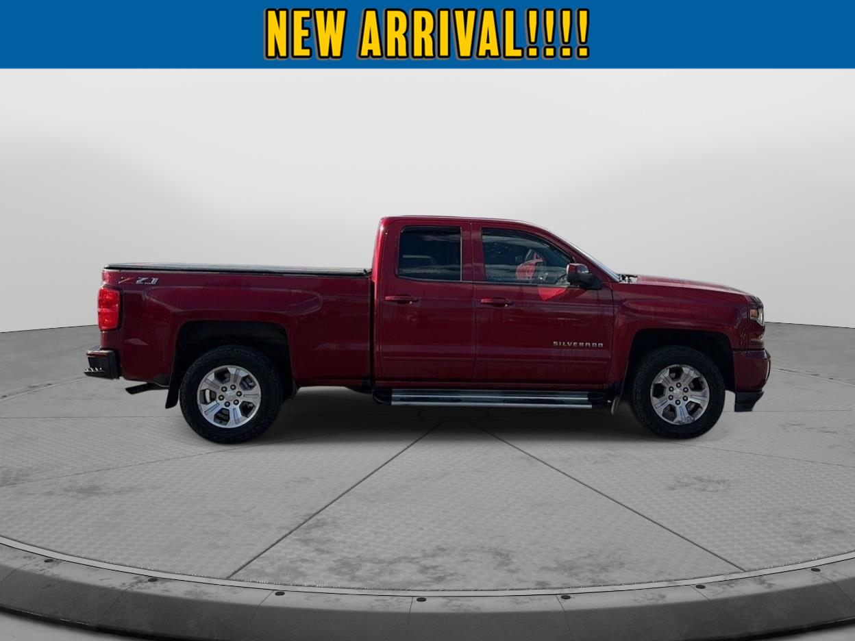 2018 Chevrolet Silverado 1500 photo 2 of 8