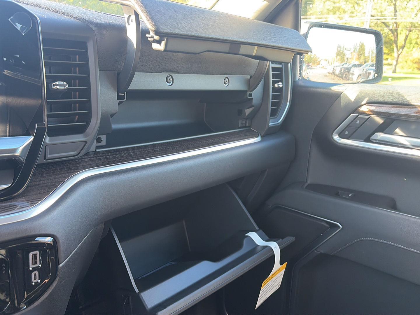 2026 Chevrolet Silverado 1500 photo 21 of 25