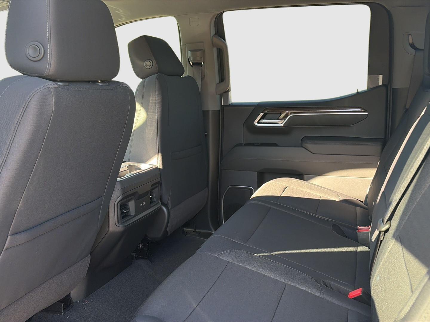 2026 Chevrolet Silverado 1500 photo 23 of 25