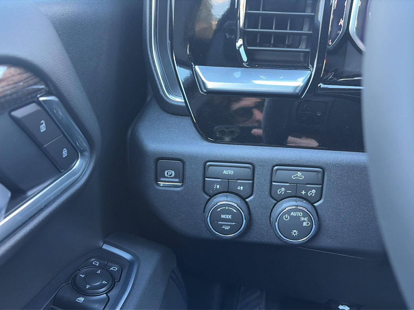 2026 Chevrolet Silverado 1500 photo 13 of 19