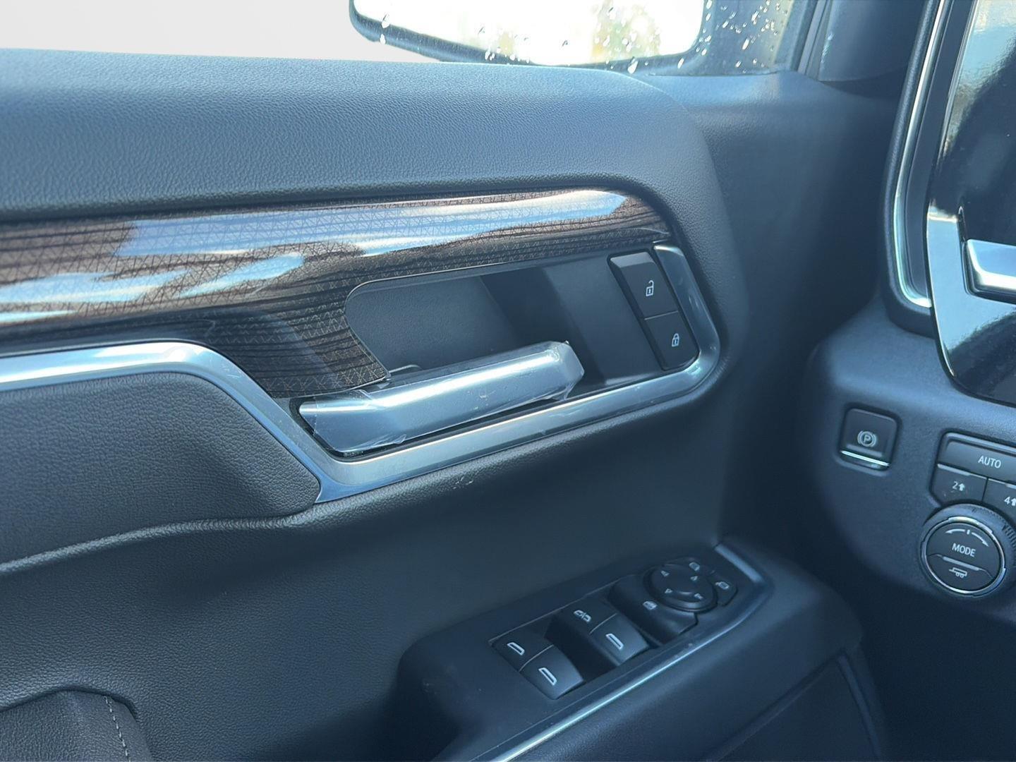 2026 Chevrolet Silverado 1500 photo 14 of 19
