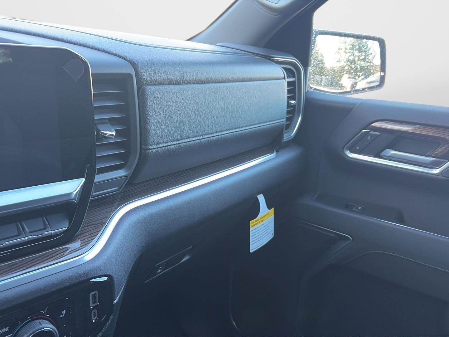 2026 Chevrolet Silverado 1500 photo 17 of 19