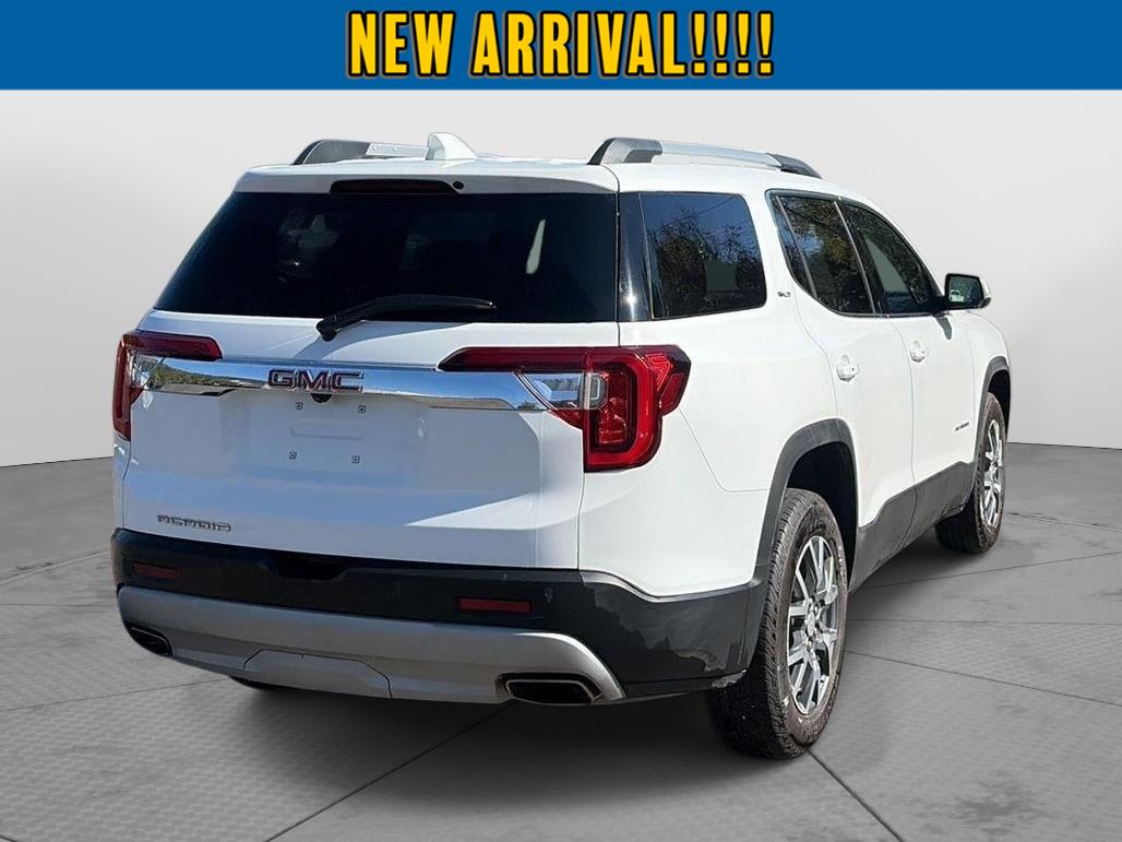 2023 GMC Acadia photo 3 of 8