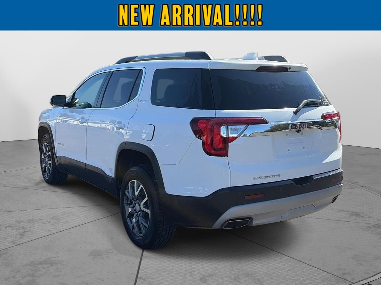2023 GMC Acadia photo 5 of 8