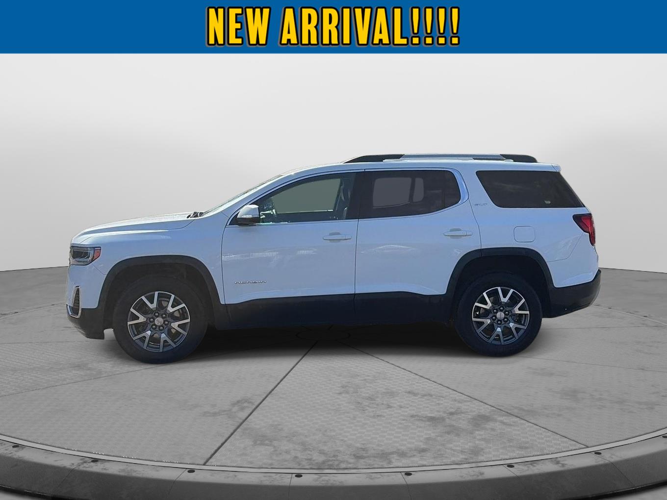 2023 GMC Acadia photo 6 of 8
