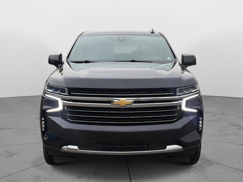 2022 Chevrolet Suburban photo 2 of 30