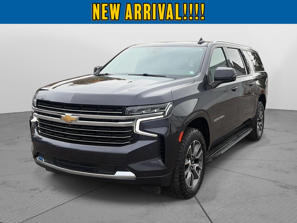 2022 Chevrolet Suburban photo 2 of 8