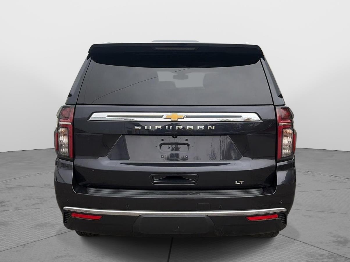 2022 Chevrolet Suburban photo 6 of 30