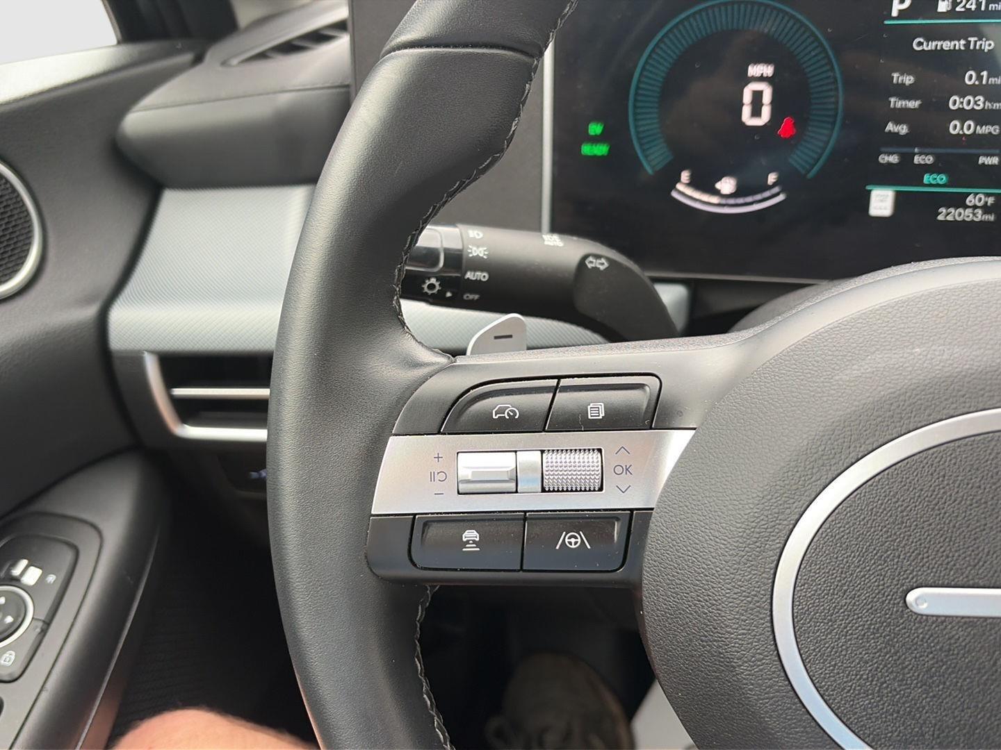 2025 Hyundai Sonata Hybrid photo 12 of 25