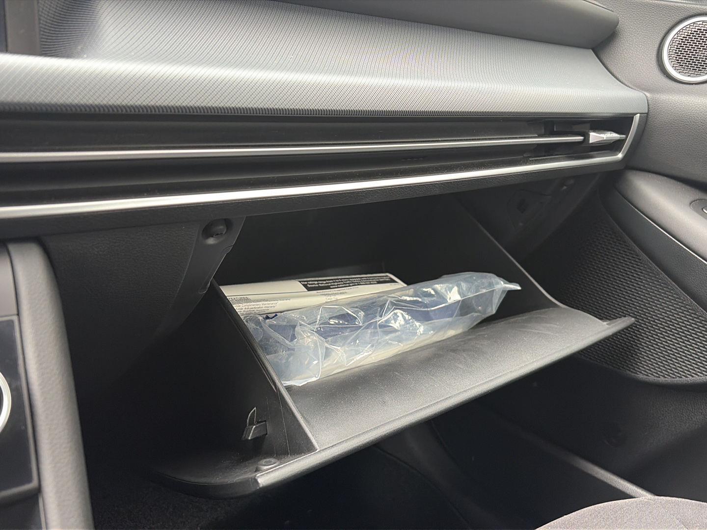 2025 Hyundai Sonata Hybrid photo 20 of 25