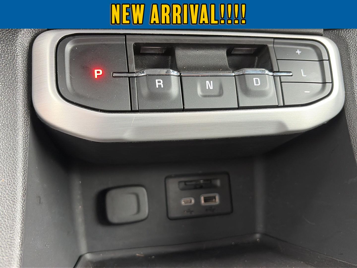 2023 GMC Acadia photo 16 of 25