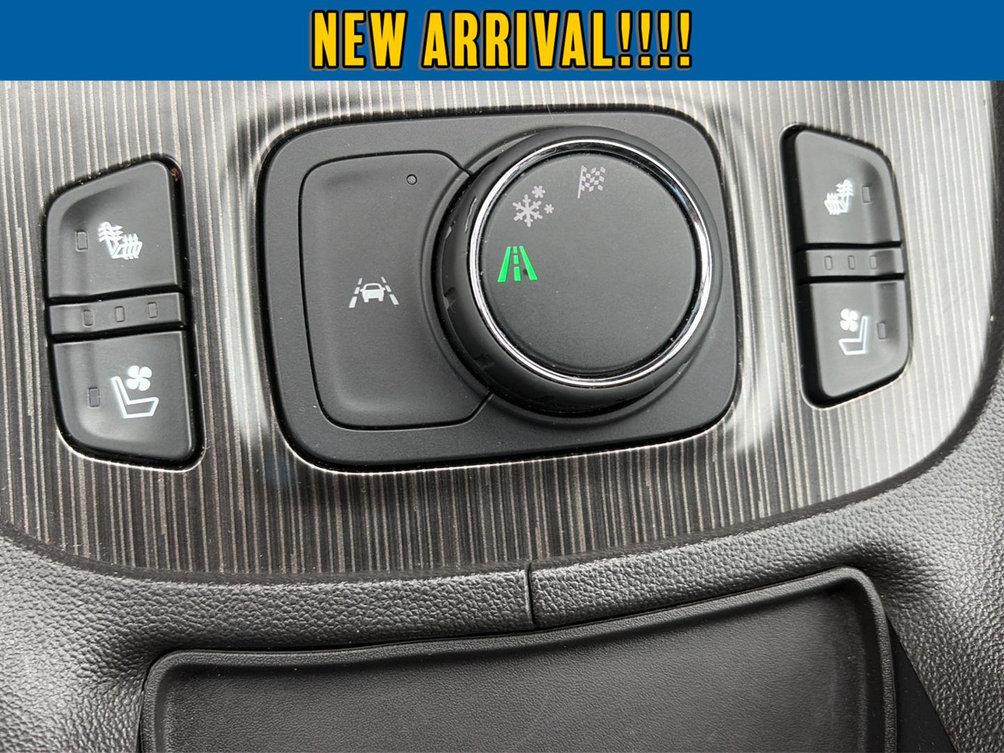 2023 GMC Acadia photo 17 of 25