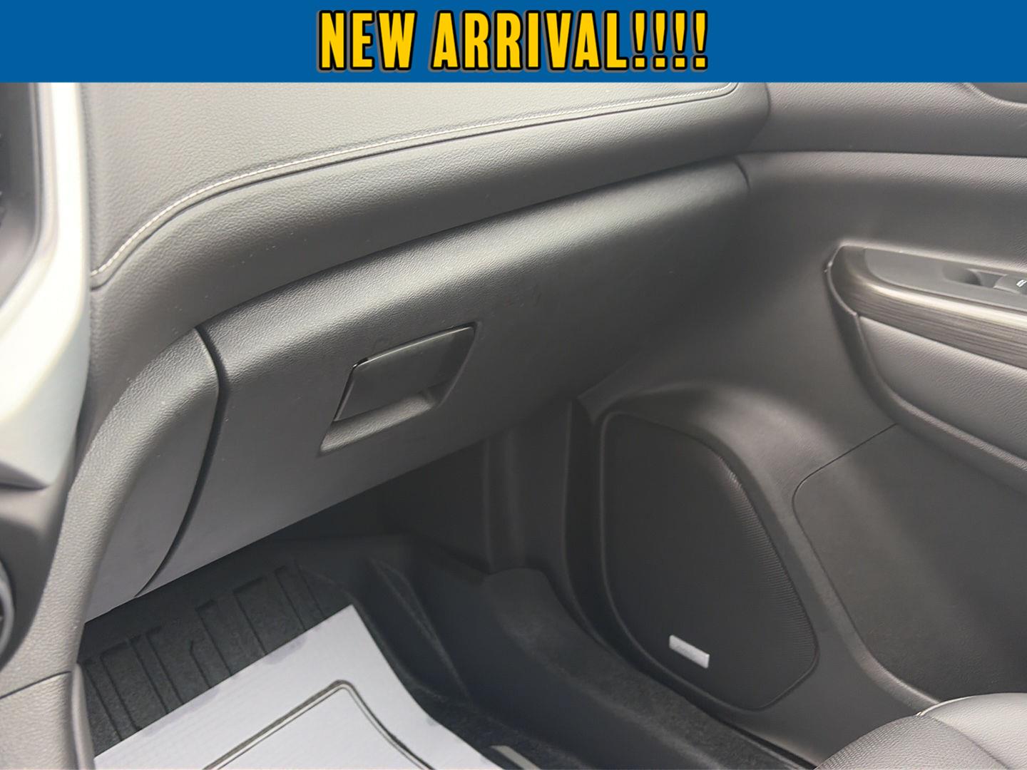 2023 GMC Acadia photo 19 of 25