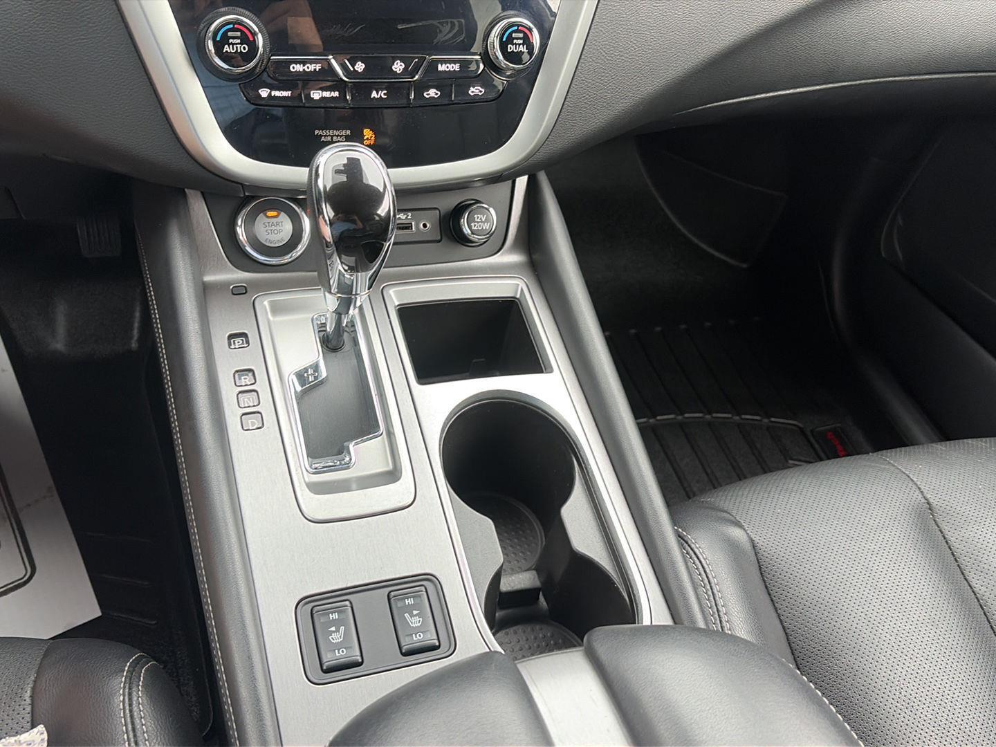 2021 Nissan Murano photo 14 of 17