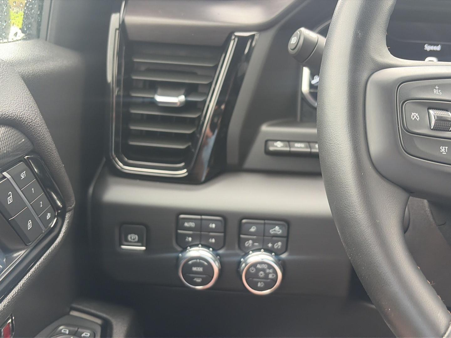 2024 GMC Sierra 1500 photo 10 of 24