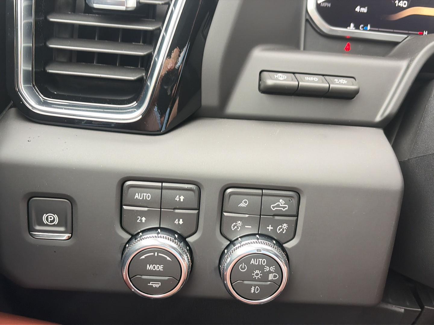 2026 GMC Sierra 2500HD photo 12 of 27