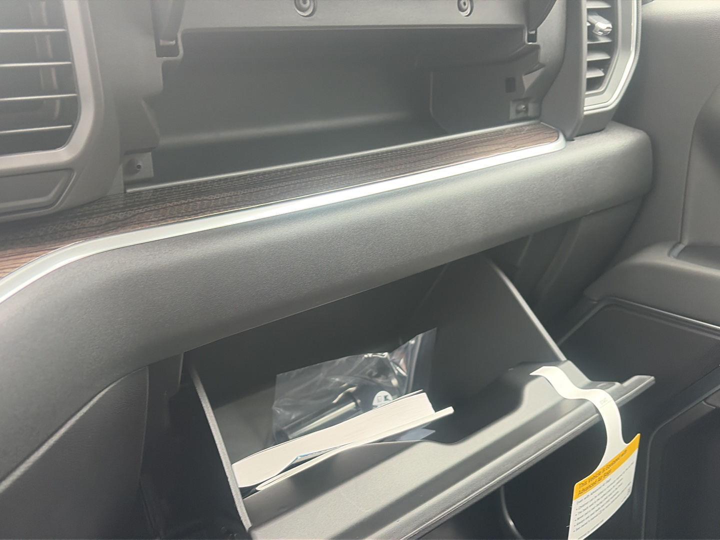 2026 Chevrolet Silverado 1500 photo 14 of 22