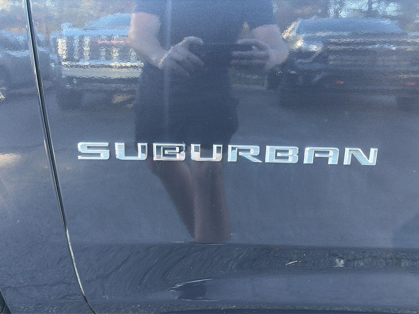2022 Chevrolet Suburban photo 9 of 30
