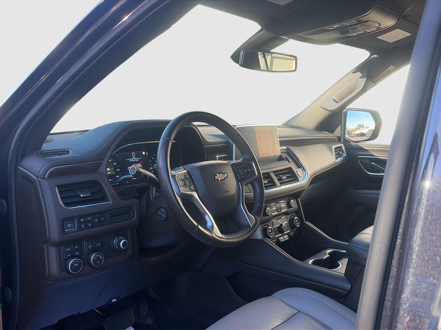 2022 Chevrolet Suburban photo 11 of 30