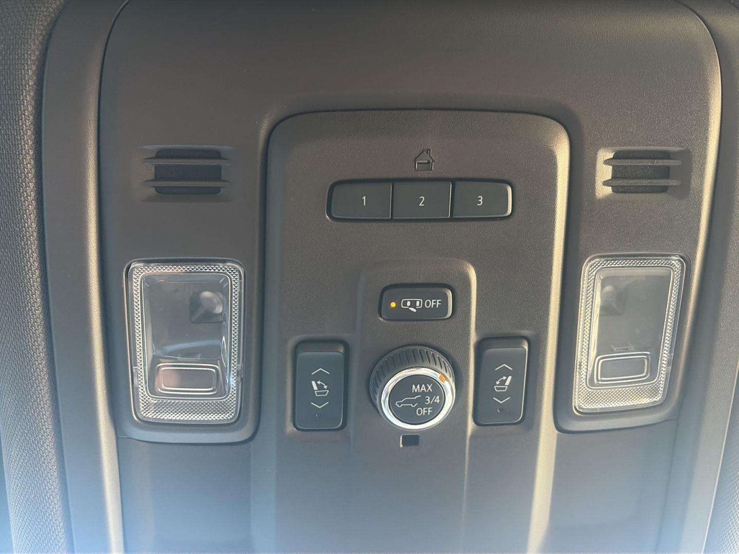 2022 Chevrolet Suburban photo 23 of 30