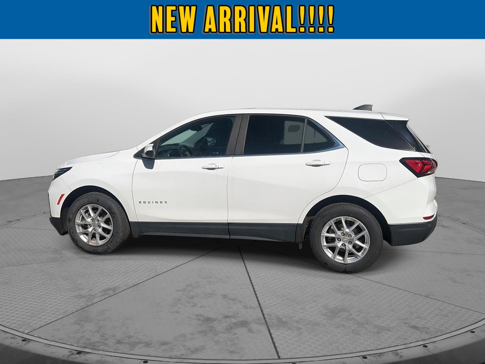 2022 Chevrolet Equinox photo 8 of 11