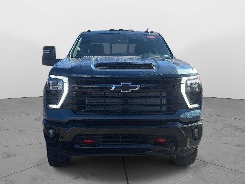 2026 Chevrolet Silverado 2500HD photo 2 of 31