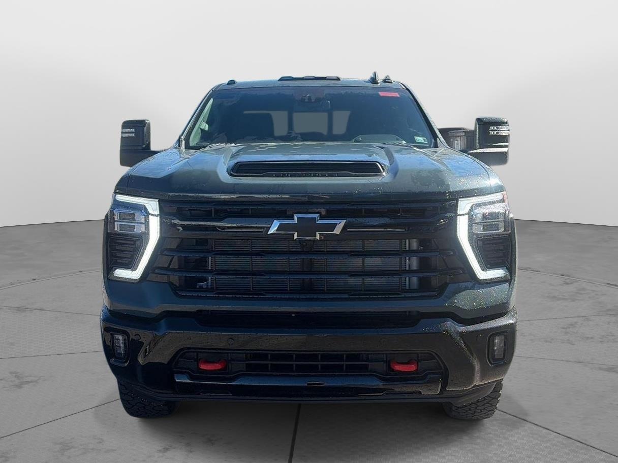 2026 Chevrolet Silverado 2500HD photo 2 of 31