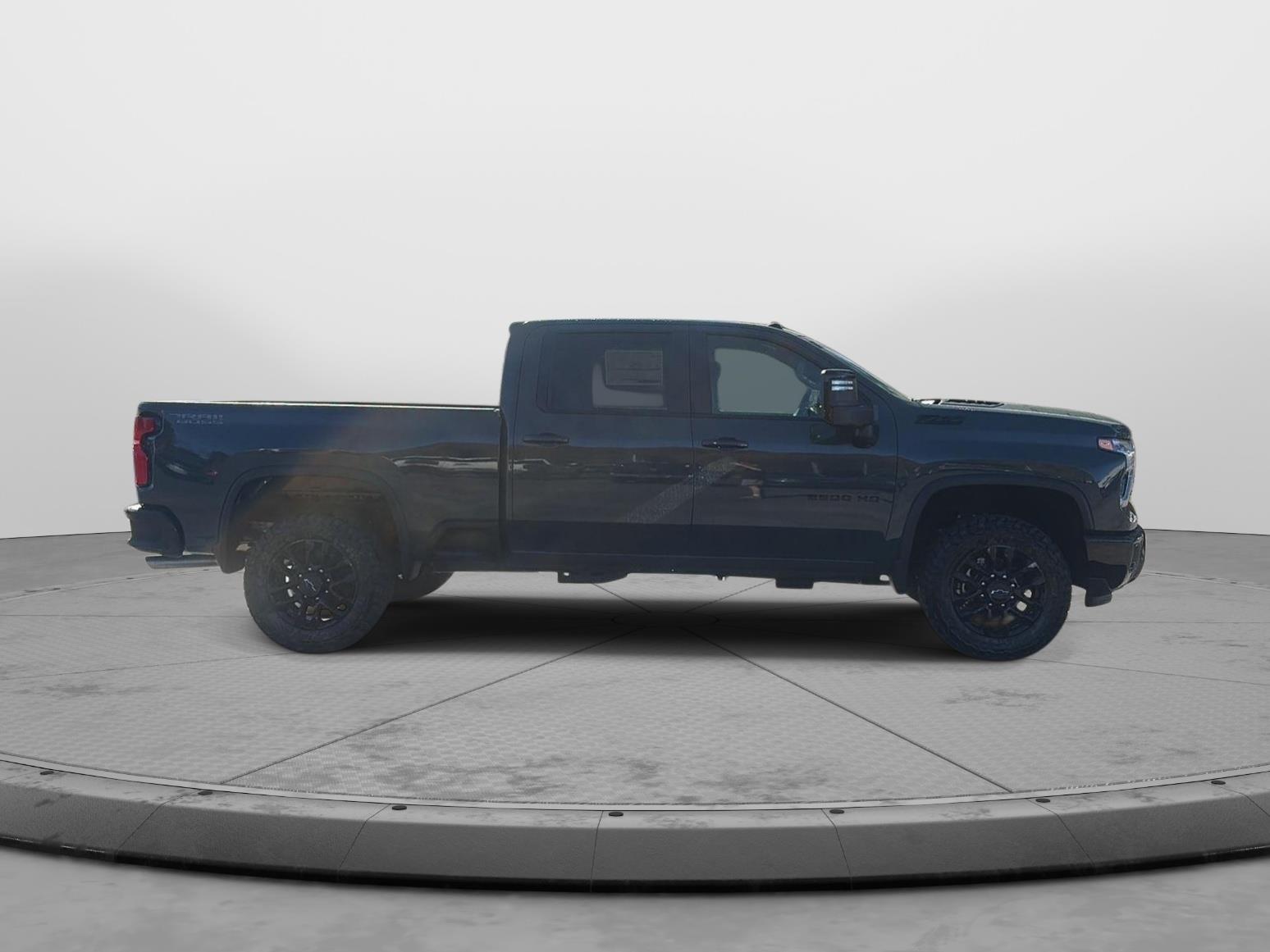 2026 Chevrolet Silverado 2500HD photo 4 of 31