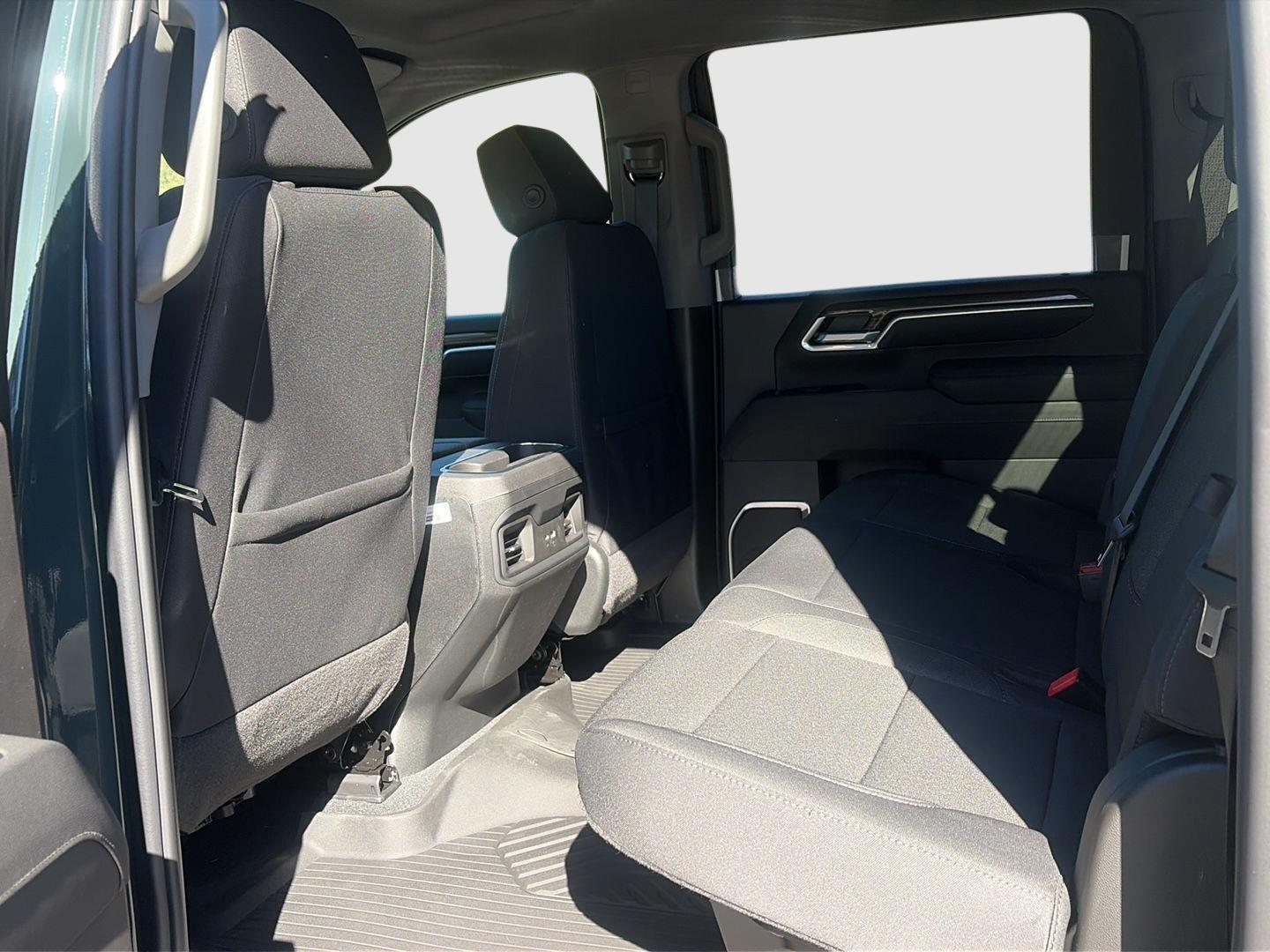 2026 Chevrolet Silverado 2500HD photo 28 of 31