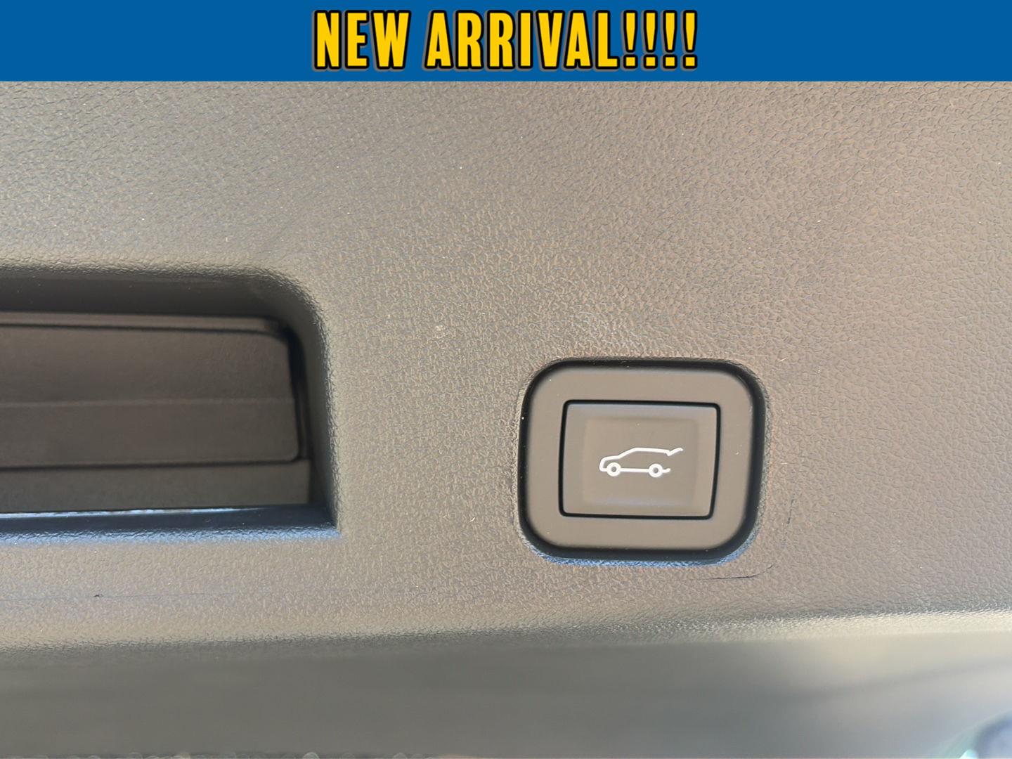 2027 Chevrolet Traverse photo 12 of 34