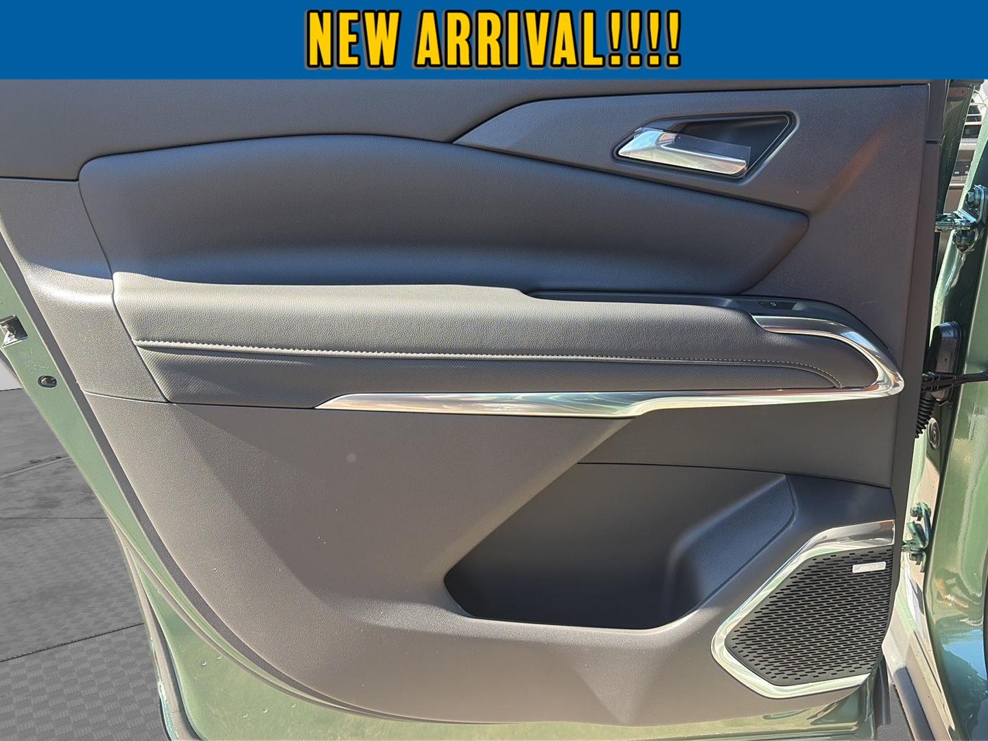 2027 Chevrolet Traverse photo 32 of 34