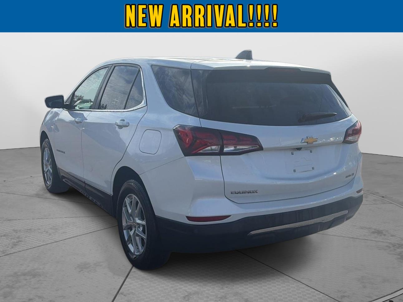 2024 CHEVROLET EQUINOX photo 7 of 10