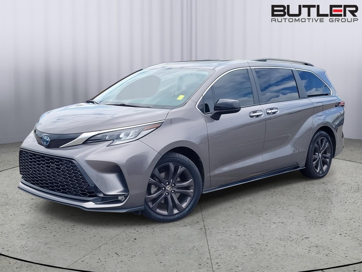 2022 Toyota Sienna XSE 7-Passenger FWD   