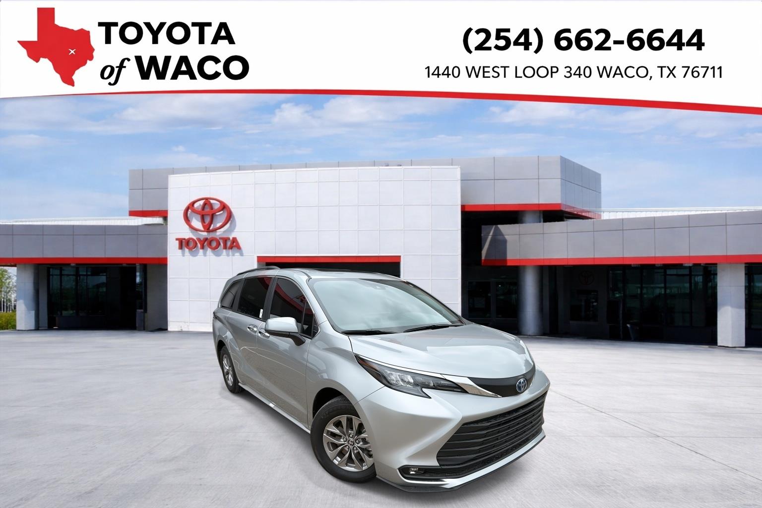 2025 Toyota Sienna XLE 8-Passenger Hybrid FWD's photo