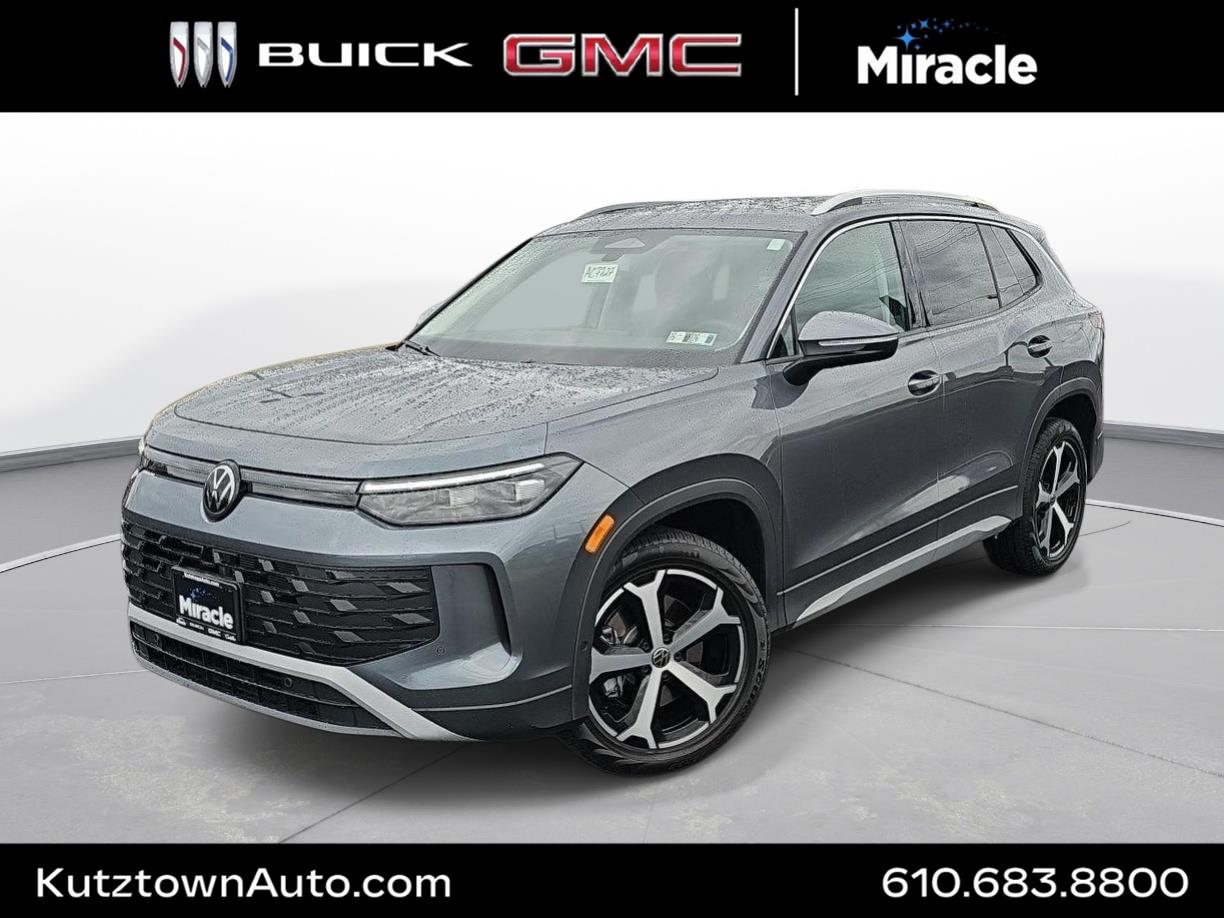 2025 Volkswagen Tiguan SE's photo