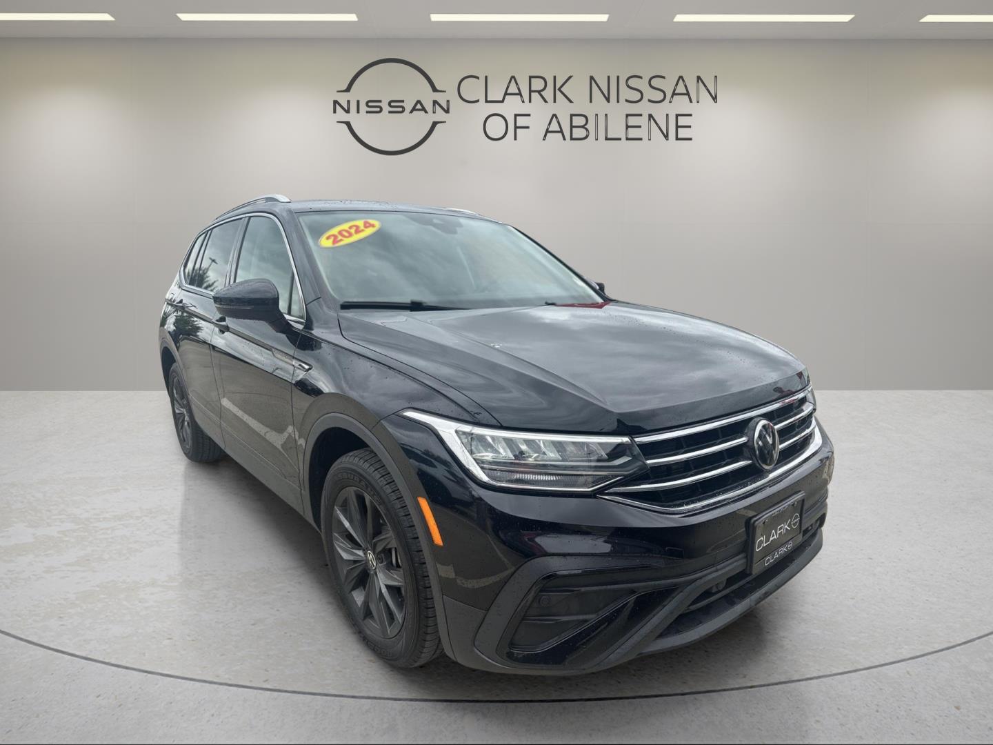 Deep Black Pearl 2024 Volkswagen Tiguan SUV / Crossover All-Wheel Drive Automatic
