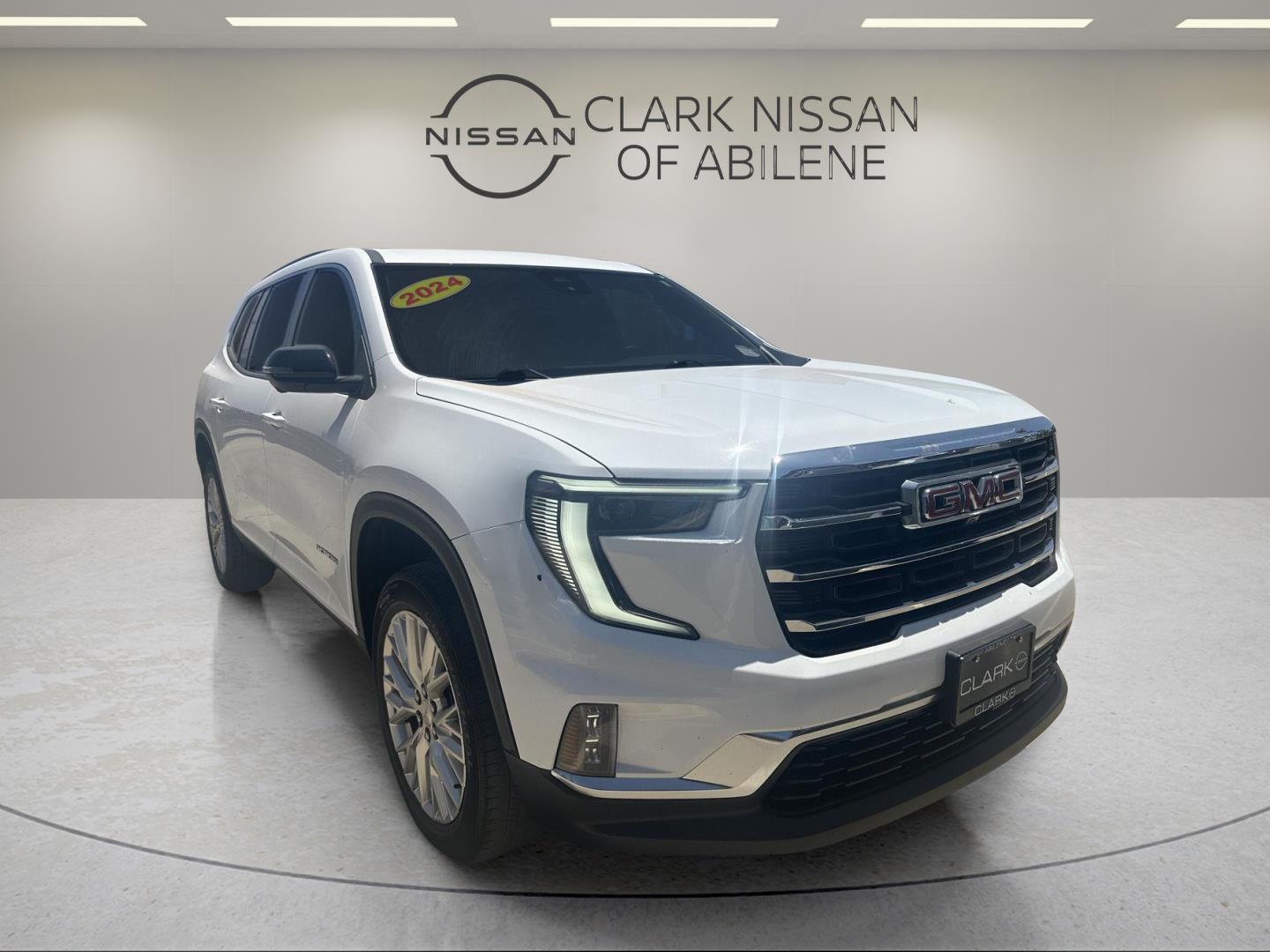 Summit White 2024 GMC Acadia SUV / Crossover Four-Wheel Drive 8-Speed Automatic