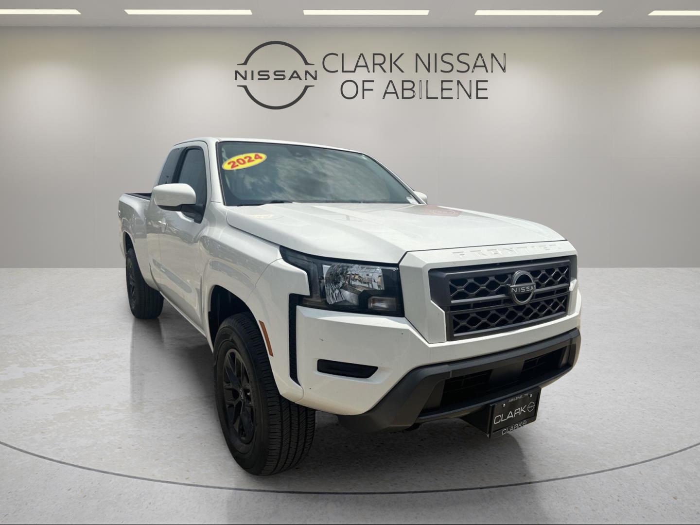 Glacier White 2024 Nissan Frontier Pickup Truck Four-Wheel Drive Automatic