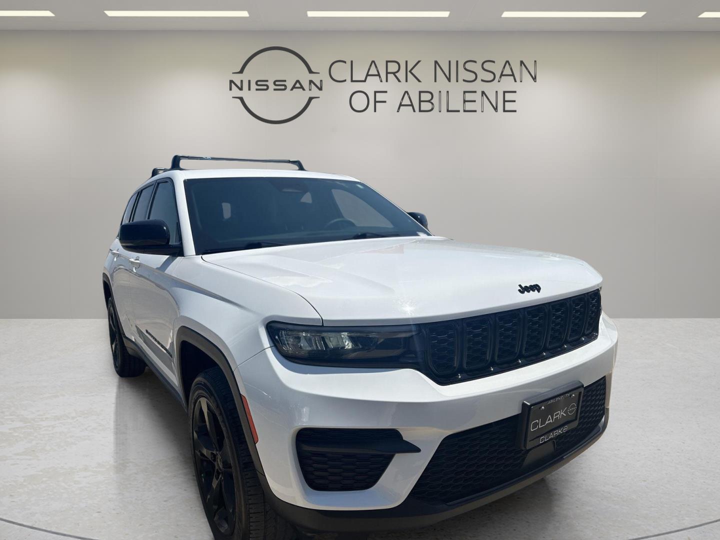 2023 Jeep Grand Cherokee Altitude 4WD