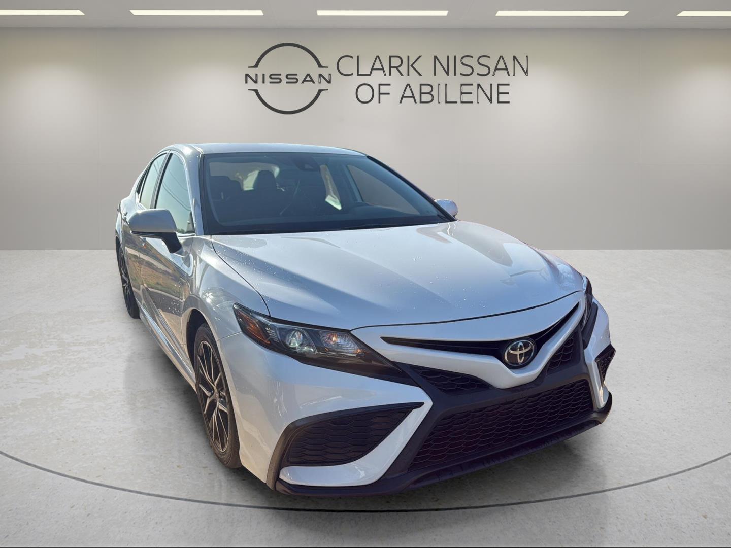 2024 Toyota Camry SE FWD