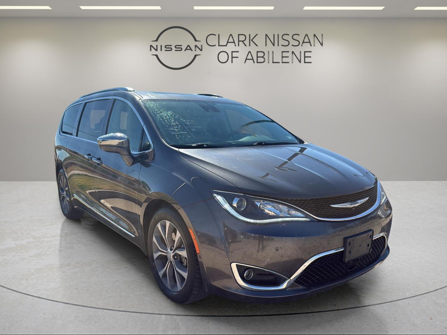 2019 Chrysler Pacifica Limited FWD