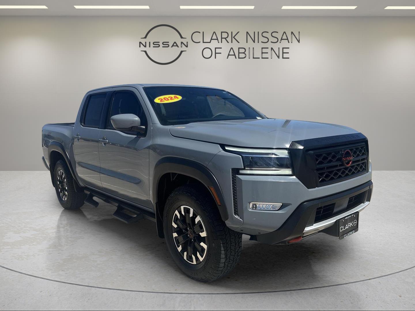 2024 Nissan Frontier PRO-4X Crew Cab 4WD